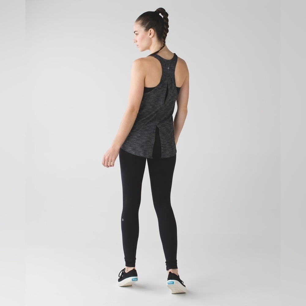 Lululemon Salute the Sun Tank in Heathered Black Size 8.